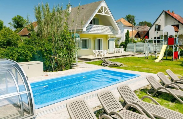 Sapphire by Interhome