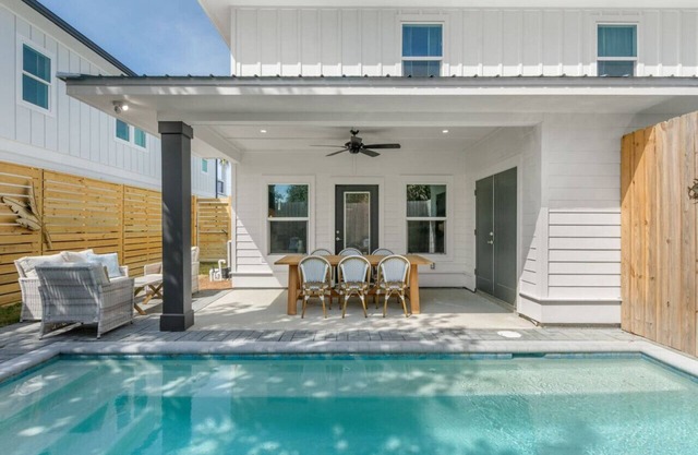 Sapphire Shores: Private Pool, FREE Daily Activities, Wlk2Bch, Dogs OK!