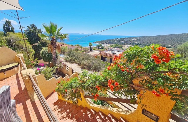 SARDINIA - Detached house with sea view and a few steps from the beach