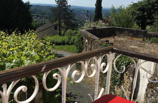 SARLAT 5 MN FROM THE CENTER MEDIEVAL CHARMING STONE HOUSE WITH GARDEN