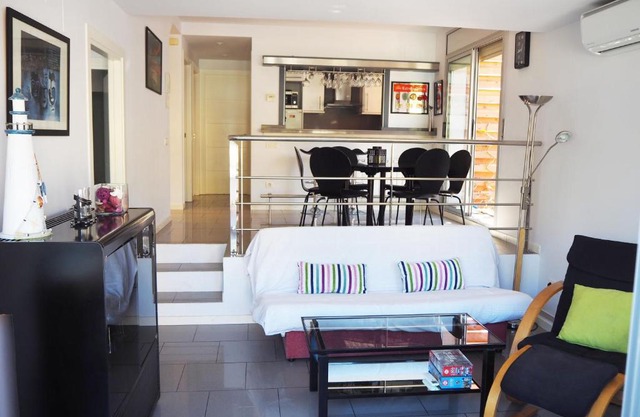 Saromar II Apartament amb dues terrasses per 6 persones a 5 minuts de la Platja Gran
