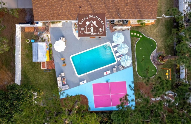 SassySeahorse: Heated Pool+Pickleball+Mini Golf+Theater+King Beds