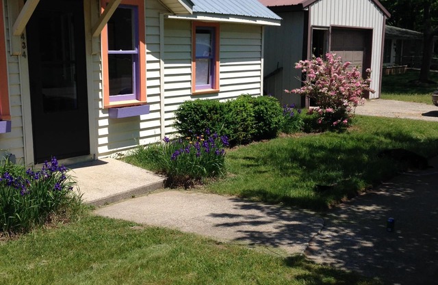 Saugatuck/Douglas Cozy Cottage Walking Distance To Town, 1 Mile To Lake Michigan