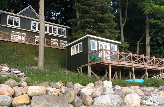 Saugatuck Family Beach Cottage and Cabana