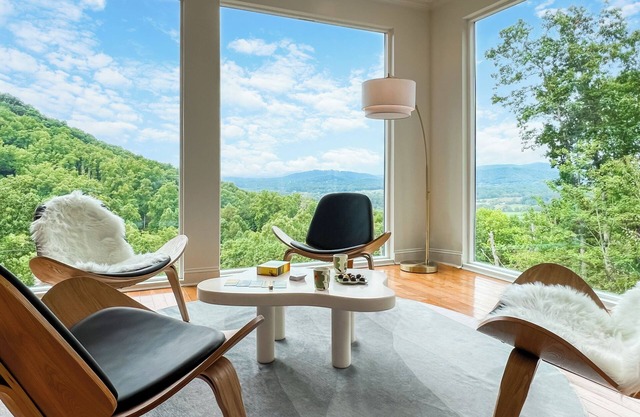 Sauna, Theater, Game Room, Hot Tub, VIEWS!