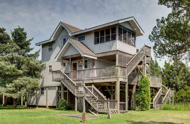 Saunder's Cottage offers an open floor plan and has lots of outdoor space.