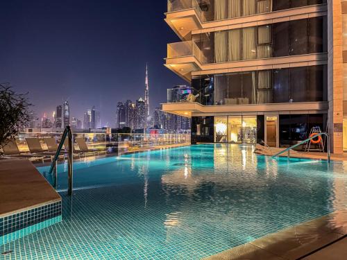 Savis Homes - Canal Front Residence Near Al Wasl Safa Park with Skyline View