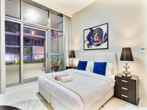 Savis Homes - Furnished Spacious Studio in Golf Promenade 2A by Damac Hills