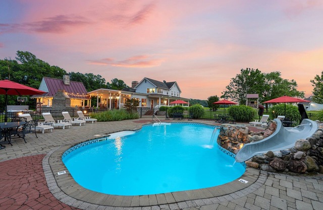 Saybrook Hall | Pickleball + Pool + Hot Tub