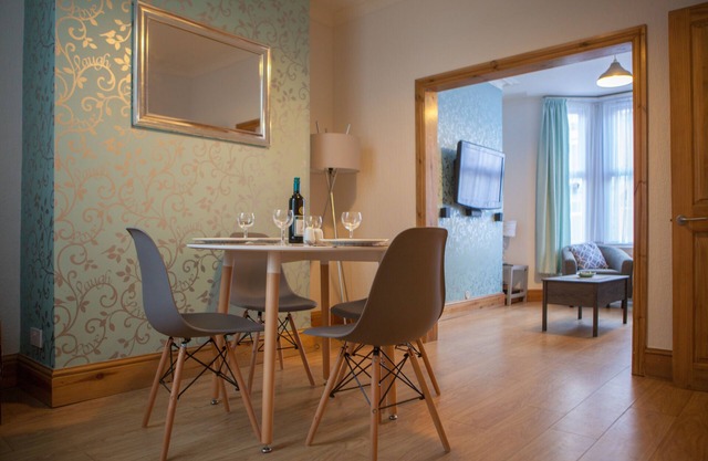 Scarborough Central Pet friendly House - Perfect for couples- WIFI-Free Parking
