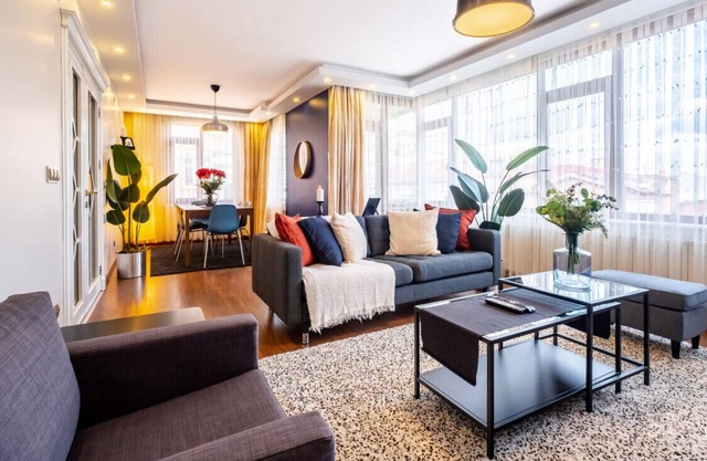 Scenic Bosphorus Apt with Balcony, Near Dolmabahce