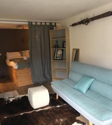 Scenic fully equipped studio