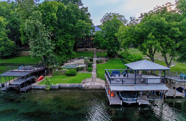 Scenic Seclusion Near Austin: 2 Luxe Suites, Designer Dining & City Access