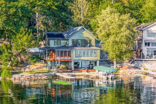 Scenic Views, Private Dock Lake Bomoseen Retreat!