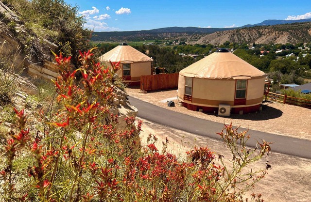 Scenic Yurt Near Zion & Bryce | Panoramic Views