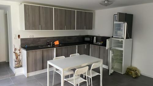 Sch1 Schleswiger Str.19,30165 Hannover,UG,2 x SZ (2 x Doppelbett)
