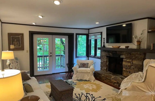 Sconti Bears Lodge in Big Canoe!