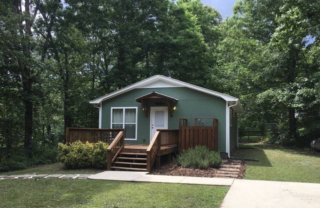 Scout's Hideaway on Beautiful Smith Lake