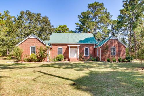 Screened Porch Peaceful Country Escape in Ashford