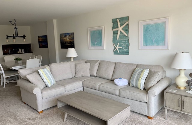Sea Colony 2 BDRM, Sleeps 7 amazing