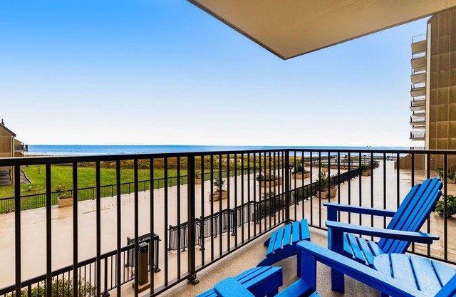 Sea Colony Ocean 2nd floor condo with elevator, pool, and gym