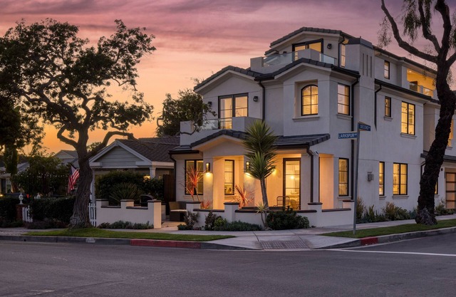 Sea Crown by AvantStay | 5mins from the Beach w/Multiple Terraces!