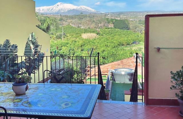 Sea, Etna, Taormina: Limoneto Holiday Home & Jacuzzi