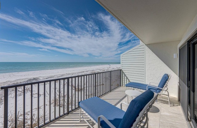 Sea Oats 111 | 2 bedroom - 2 bath | Beachfront | Pool - Tennis | Sleeps 4