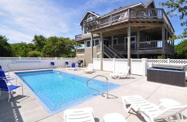 Sea-renity: Spindrift gated community, private pool and hot tub.