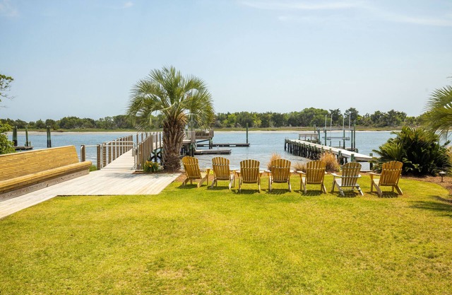 Sea Shanty Bring your boat! 10% off for a 7-night stay! Pet Friendly!