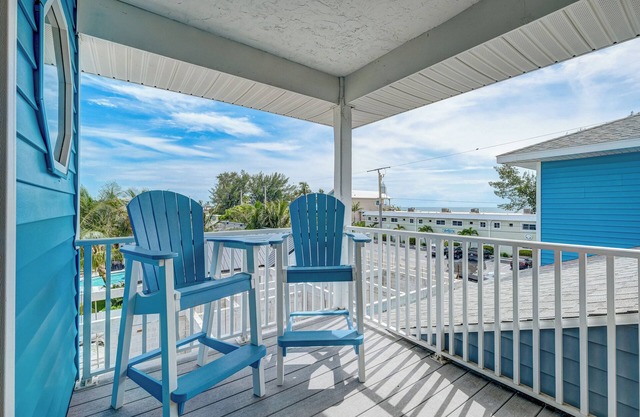 ⚓Sea Site Retreat Unit B! Short walk to the beach!⚓