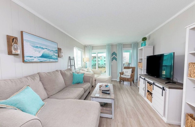 Sea Spray Cottage: Newly Remodeled + Ocean Views