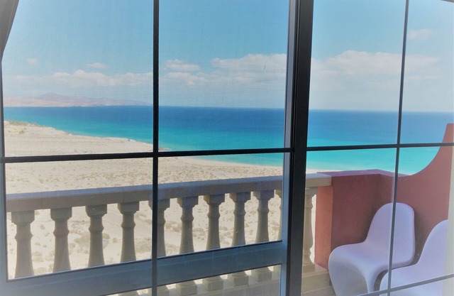 Sea view-2 separate bedrooms-Free WiFi-Netflix-Beach toys