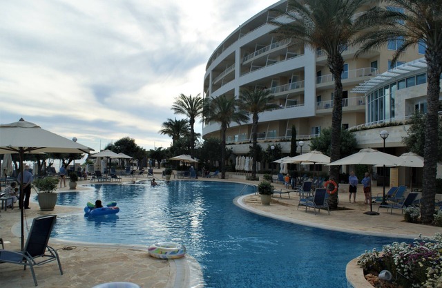Sea View Double Apartment for 6 at Radisson Blu, Golden Bay