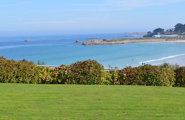 SEA VIEW GITE, swimming pool, sauna, fitness week rental