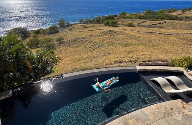 "Sea World" at Your Feet + Casual Elegance + Absolute Privacy = Whales Play