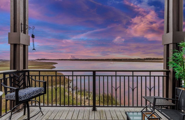 Seabrook Exclusives | 1967 Bohicket Marina