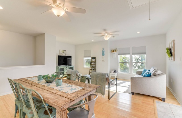 Seabrook Getaway w/Balconies & Bay Views!