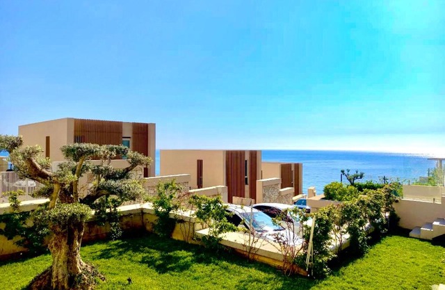 Seaclusion Villa Palase