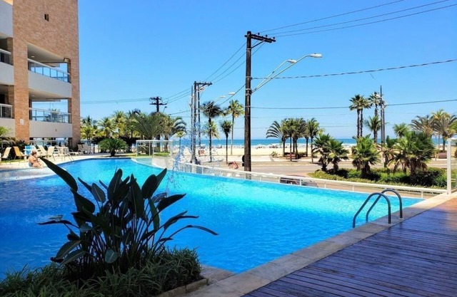 Seafront 18th floor /2 suites /2 spaces /Ilha Resort /Leisure available.