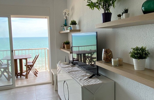 SEAFRONT, 1ERE LINEA, ST ANTONIO DISTRICT. 70 M2 ON THE BEACH