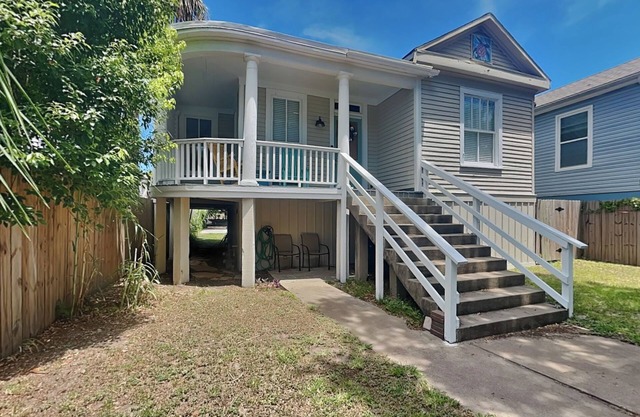 Sealy Street Duo | Spacious, Near Beach