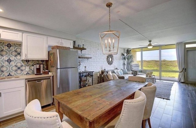 Seas the Day at Coral Cay—1 minute walk to beach!