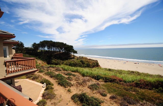 Seascape Resort 2B Luxury Oceanview Villa, Steps From The Beach, 5 min to golf