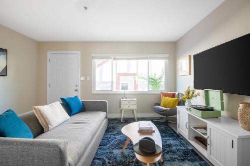 Seashore Buyout by AvantStay Sleeps 21 7 Spaces