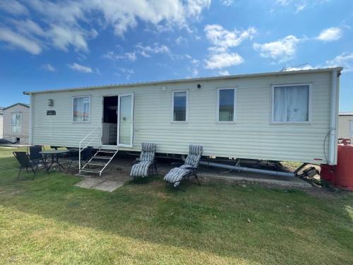 Seaside Cabin Retreat in Clacton-on-Sea