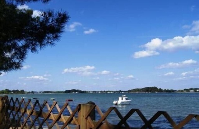 Seaside cottage on shore - Etel ria