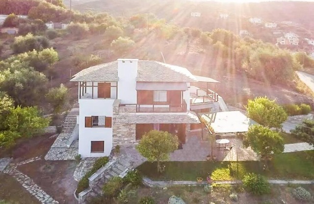 Seaside House with view over Pagasitikos