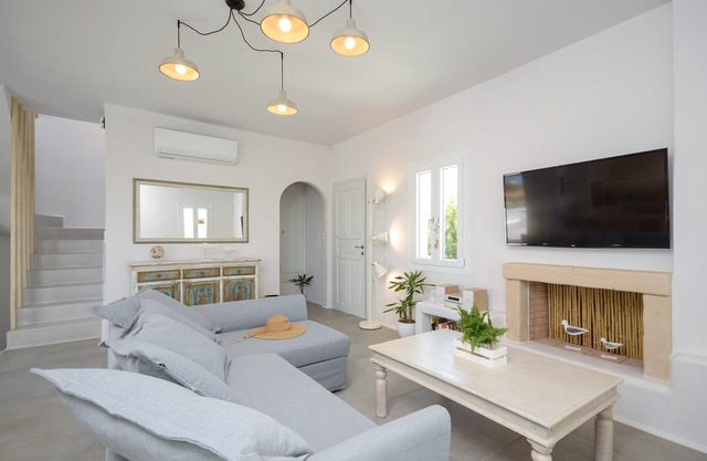 Seaside Naxos 2 Villas 7 Bedrooms/7 Bath Sleeps 18 @ Plaka Baech