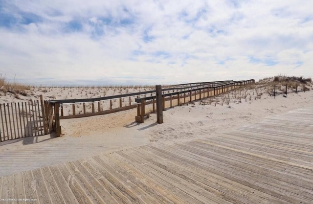 Seaside Park- 5 houses from direct beach ocean access-180 day minimum